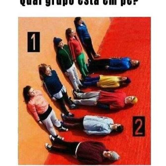 Qual grupo está em pé?