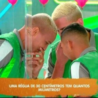 Uma régua de 30 centímetros tem quantos milímetros?