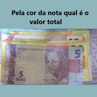 Pelas cores das notas qual é o valor total na imagem?
